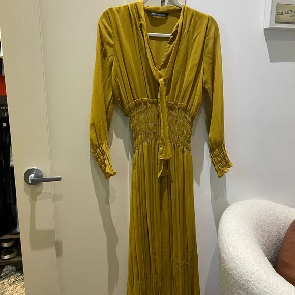 zara yellow long sleeve dress Zara Women Dress Long Sleeve Ruffle V-Neck Floral Printed Yellow Size S NWT  SS22